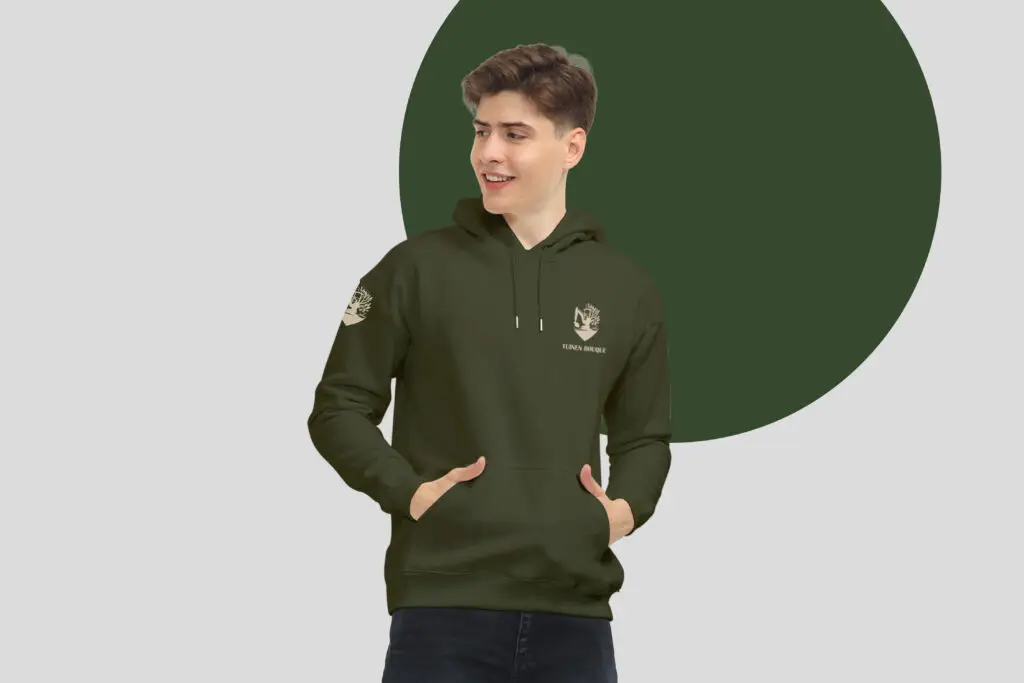 Mockup van geborduurde werkkledij voor Tuinen Bouqué, professionele kleding met focus op Branding en snelle service.